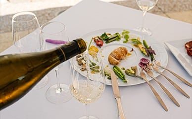 service de vin à table - Vins Vouvray – Vins de Vouvray