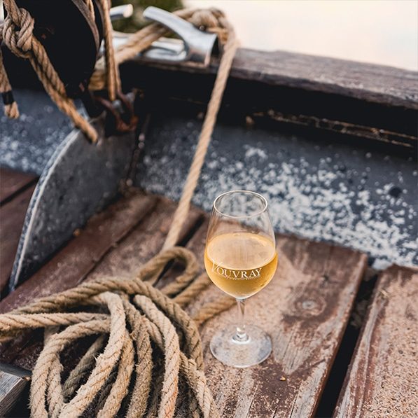 verre de vin sur le bateau - Appellation Vouvray – Vins de Vouvr